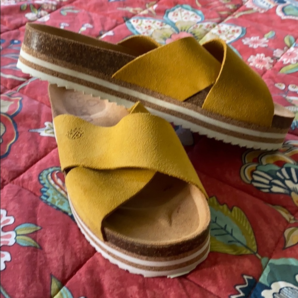 Yokono yellow slide on platform sandals